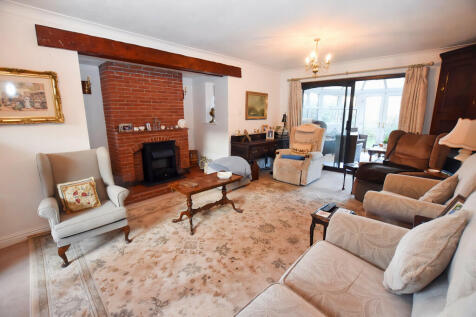 Lounge 1
