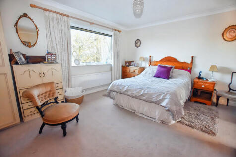 Principal Bedroom...