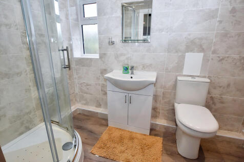Annexe Shower Roo...