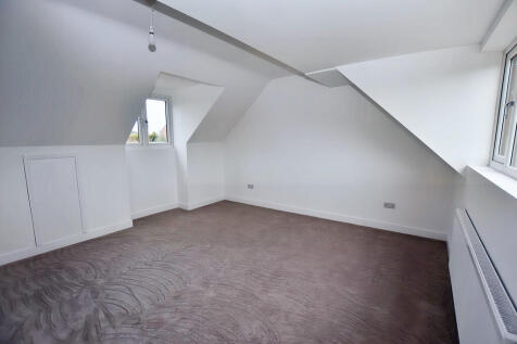 Principal Bedroom...