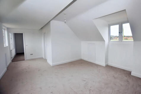 Principal Bedroom...