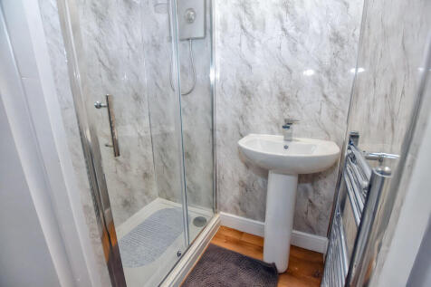 En Suite Shower