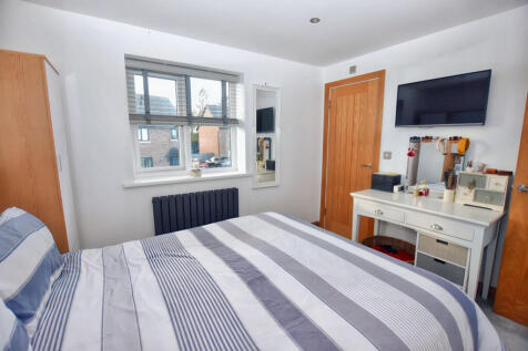 Principal Bedroom...