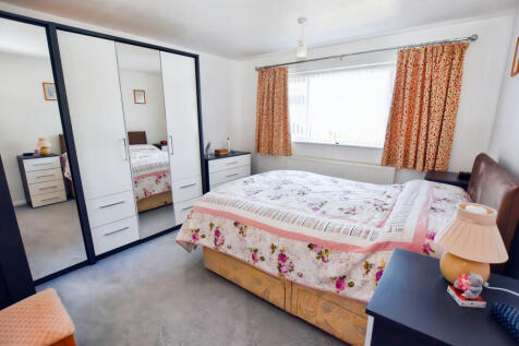 Bedroom 1a