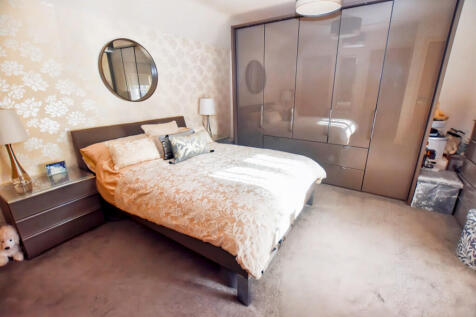 Principal Bedroom...