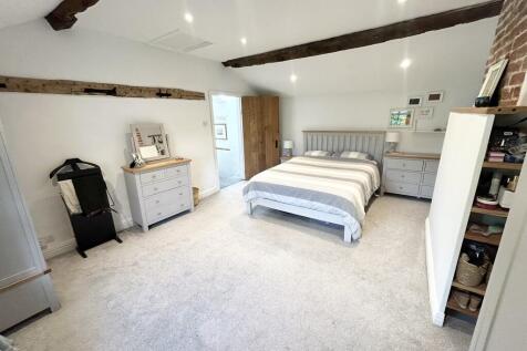 Principal Bedroom...