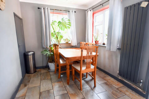 Dining Kitchen 4