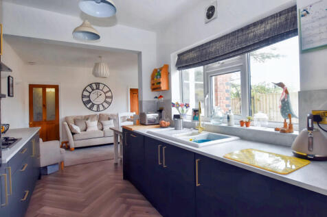 Dining Kitchen 4