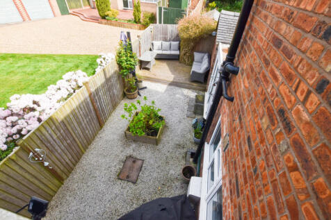 Rear Garden Aspec...