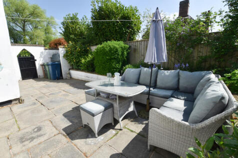Courtyard Garden ...
