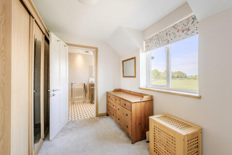 Dressing Area to ...
