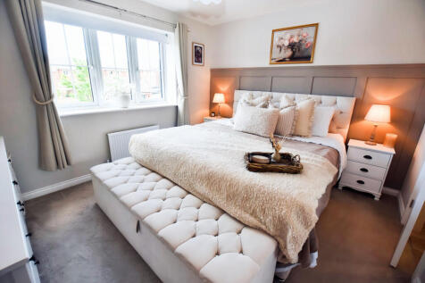 Principal Bedroom...