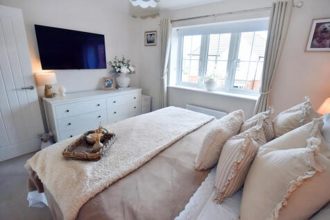 Principal Bedroom...