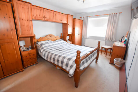 Principal Bedroom...