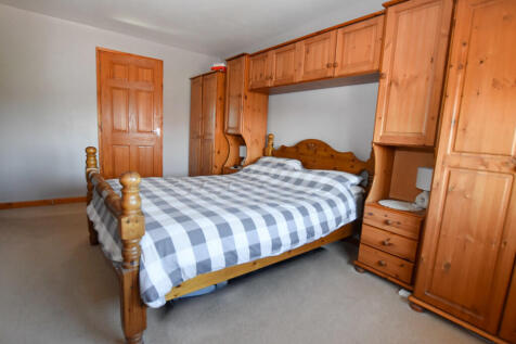 Principal Bedroom...
