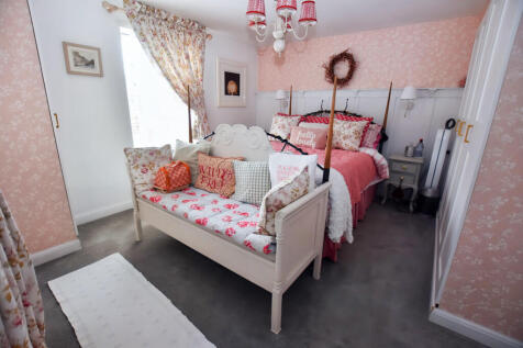 Principal Bedroom...