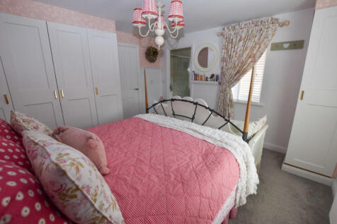 Principal Bedroom...