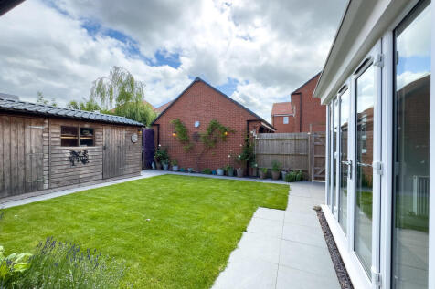Rear Garden2