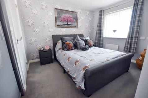 Principal Bedroom...