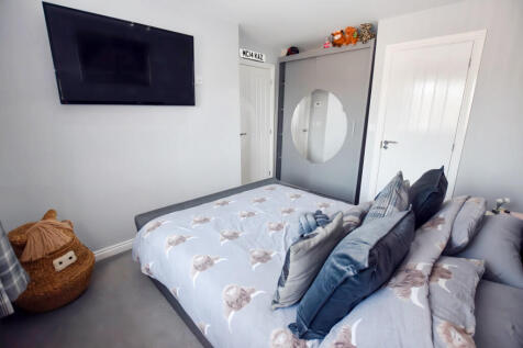 Principal Bedroom...