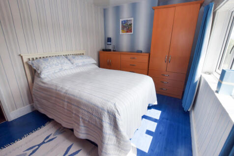 Principal Bedroom...