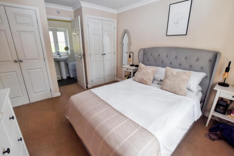 Principal Bedroom...
