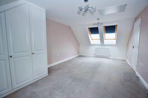 Principal Bedroom...
