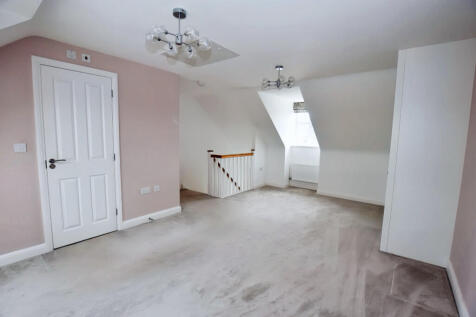 Principal Bedroom...