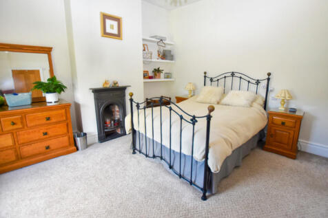 Principal Bedroom...