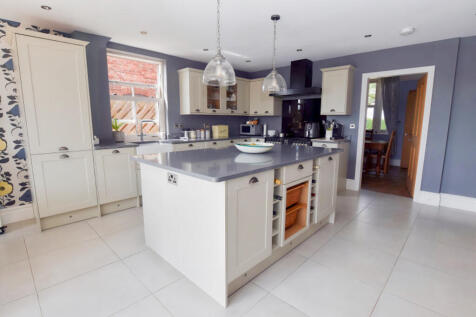 Dining Kitchen 8