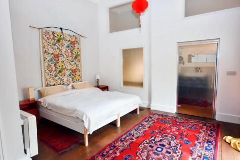 Principal Bedroom...