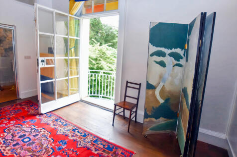 Principal Bedroom...