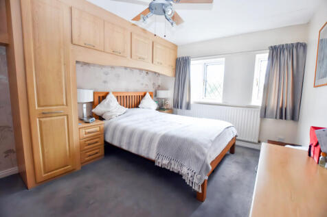 Principal Bedroom...