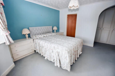 Principal Bedroom...