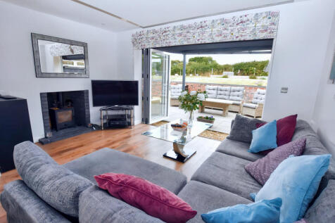 Dining Lounge 2