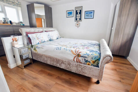 Principal Bedroom...