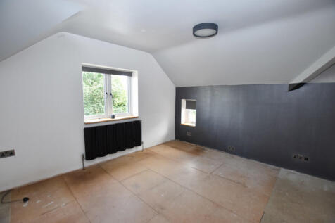 Principal Bedroom...
