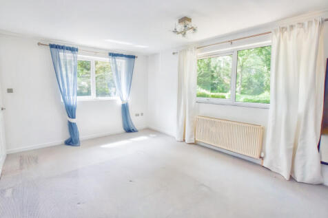 Principal Bedroom...