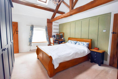 Principal Bedroom...