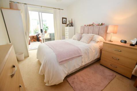 Bedroom 1a