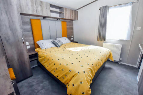 Principal Bedroom...