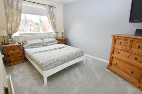 Principal Bedroom...