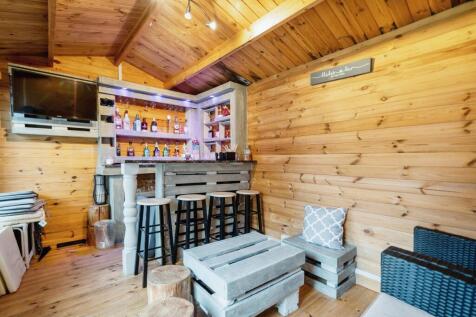Summer House/Bar