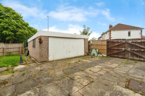 Drive/Garage