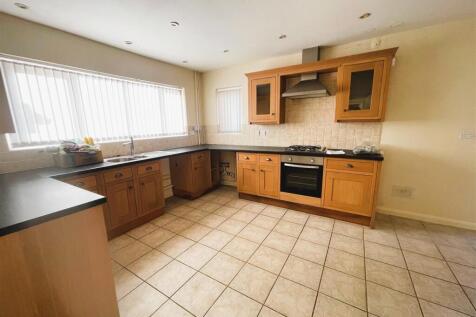 kitchen 1.jpg