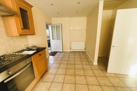 kitchen 2.jpg