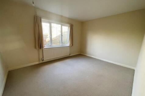 bedroom 3.jpg