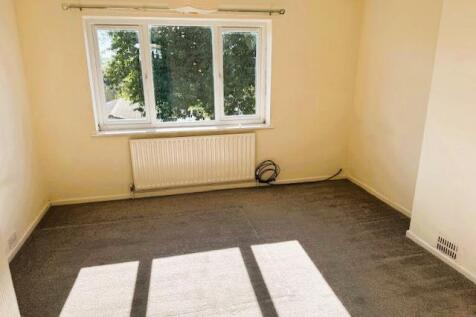 bedroom 3.JPG