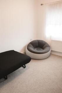 bedroom 2.JPG