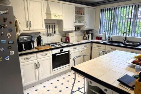 Kitchen.JPG